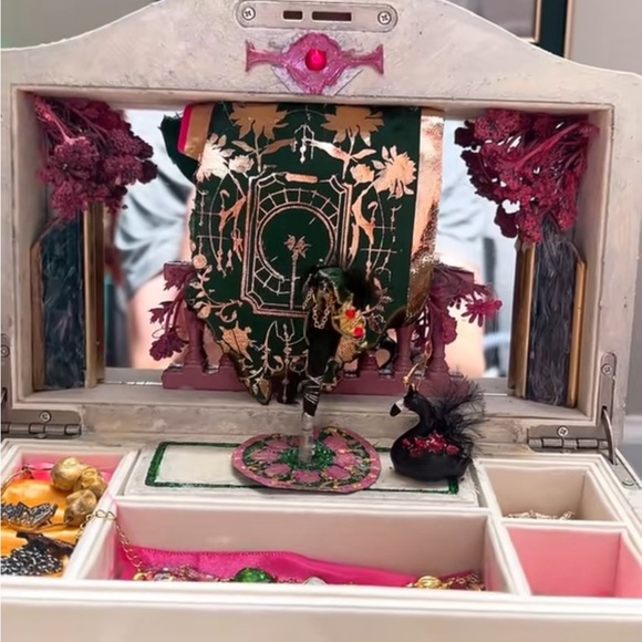 Sleep token caramel music box - Picture 8 of 15